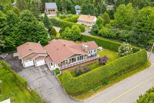 Detached House in Piedmont, Laurentides