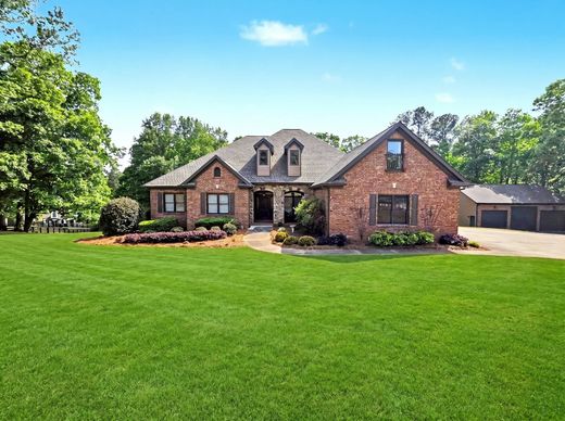 Detached House in Cumming, Forsyth County