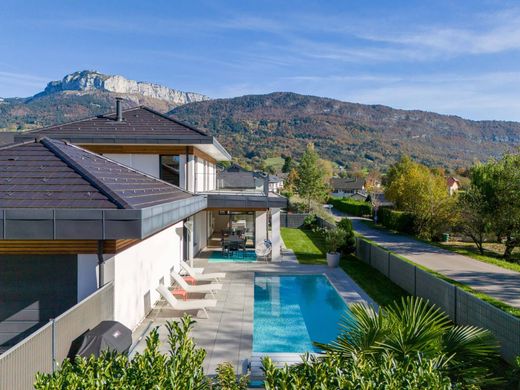 Casa Unifamiliare a Annecy, Alta Savoia