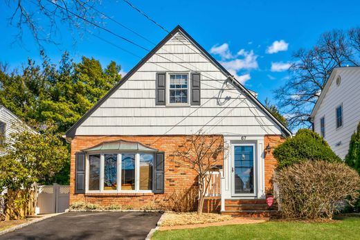 Einfamilienhaus in Port Washington, Nassau County