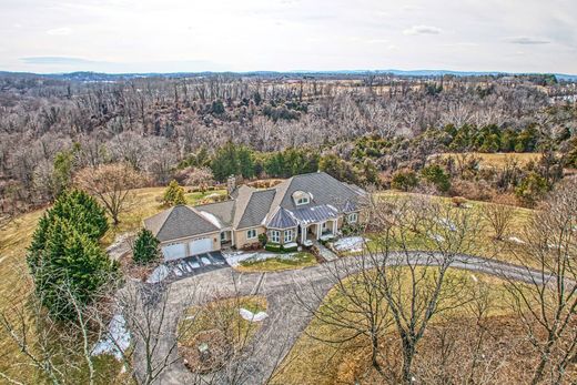 Luxury home in Lovettsville, Loudoun County
