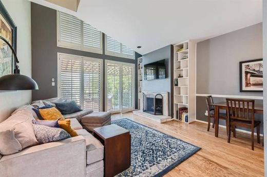 아파트 / Austin, Travis County