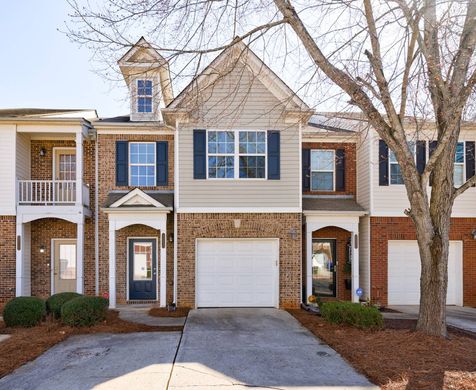Townhouse in Decatur, DeKalb County