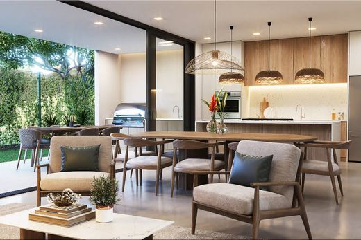 Villa Tamarindo, Santa Cruz