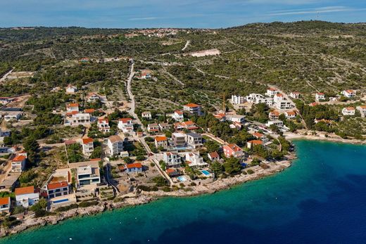 Grond in Rogoznica, Rogoznica Općina