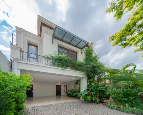 Luxury home in Asunción, Asuncion