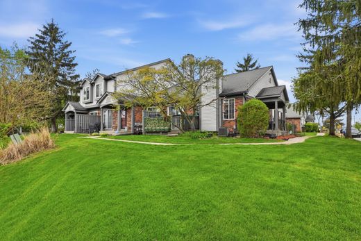 Apartment in Walled Lake, Oakland County