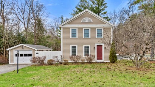 Detached House in Stockbridge, Berkshire County