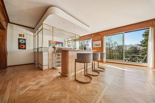 Apartment in La Muette, Auteuil, Porte Dauphine, Paris