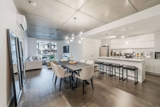 Daire Pointe-Claire, City of Montréal