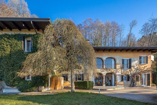 Dom jednorodzinny w Ameno, Provincia di Novara