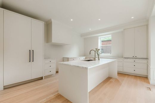 Μονοκατοικία σε Westmount, City of Montréal