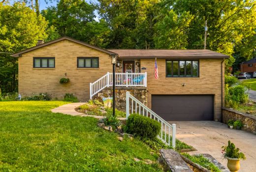 Dom jednorodzinny w Bethel Park, Allegheny County