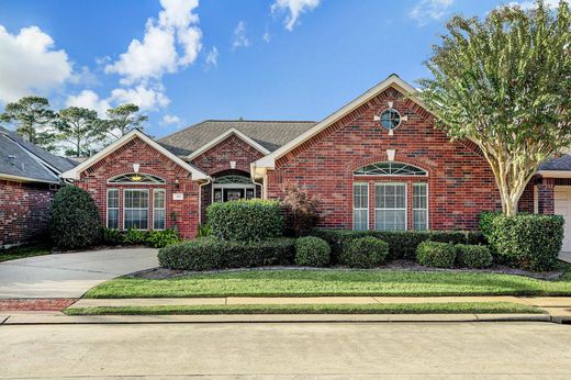 Luxury home in Friendswood, Galveston County