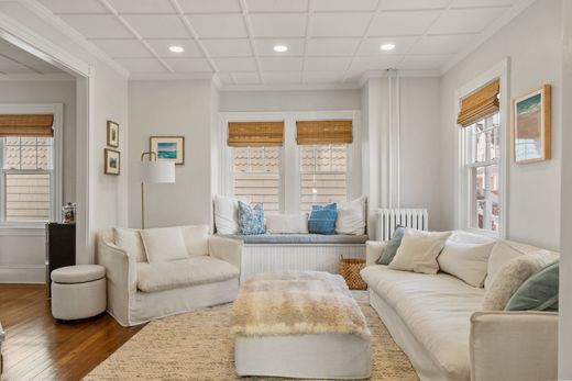 Luxury home in Newport, Newport County