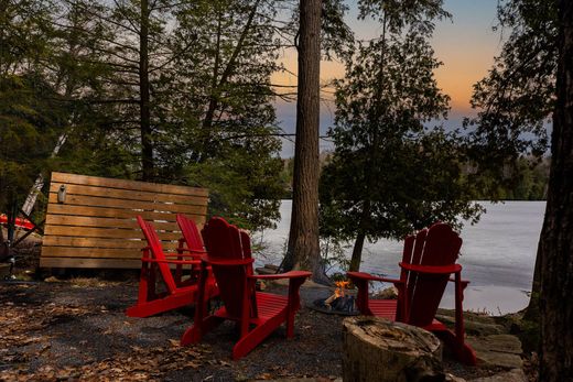独立式房屋  Lake of Bays, Ontario