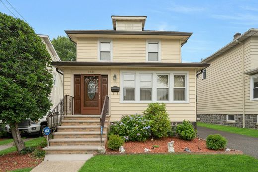 Detached House in Cliffside Park, Bergen County