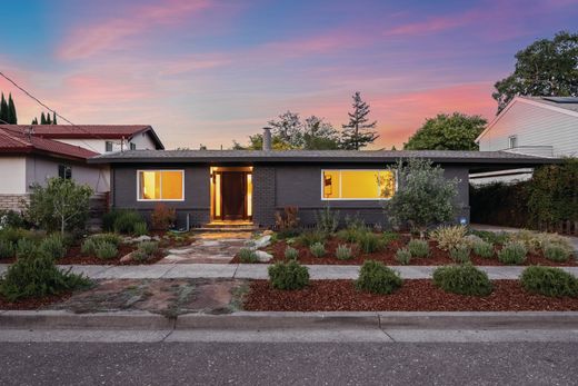 Detached House in Cloverdale, Sonoma County