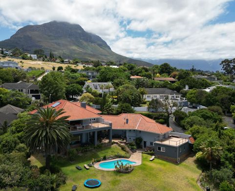 Luxury home in Somerset West, City of Cape Town