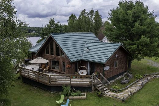 Mckellar, Ontarioの一戸建て住宅