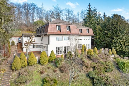 Vrijstaand huis in Epalinges, Lausanne District