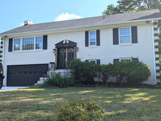 Luxury home in Alexandria, City of Alexandria