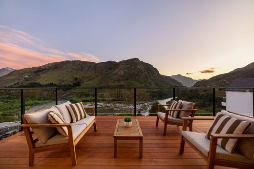 Detached House in Queenstown, Queenstown-Lakes District