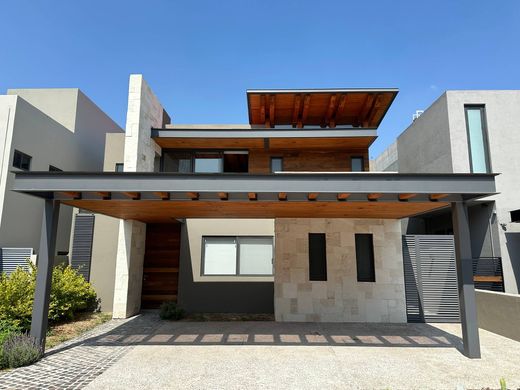 Casa en Santiago de Querétaro, Querétaro