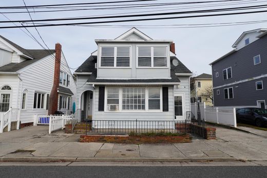 Detached House in Margate City, Atlantic County