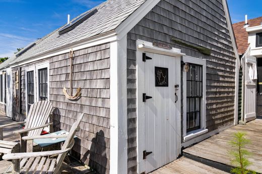 아파트 / Provincetown, Barnstable County