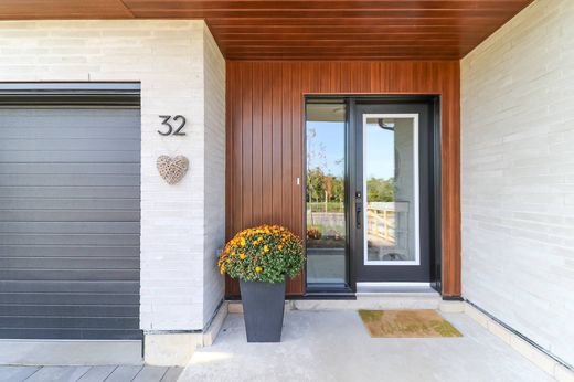 Apartment in The Blue Mountains, Ontario
