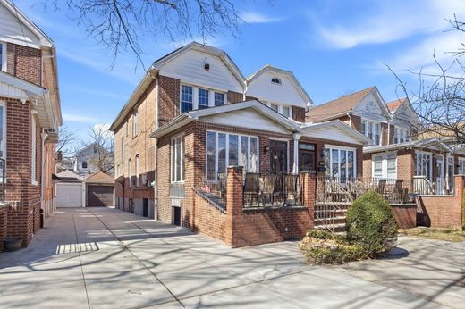 Semidetached House in Brooklyn, Kings County