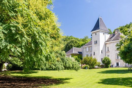 Eybens, Isèreの一戸建て住宅