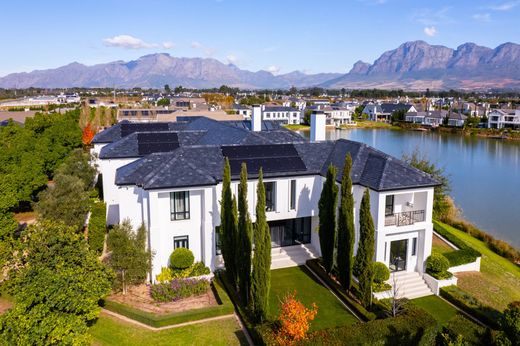 Detached House in Paarl, Cape Winelands District Municipality