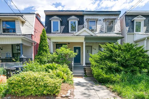 Casa Geminada - Toronto, Ontario