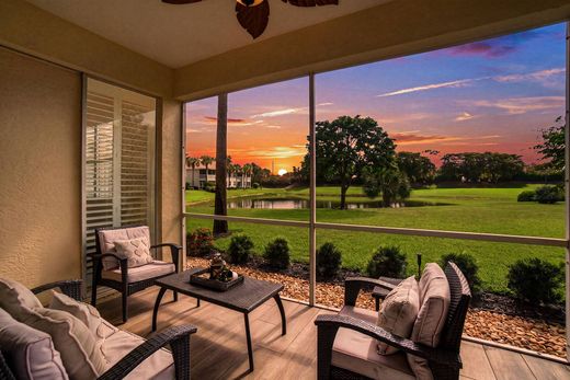 Apartment / Etagenwohnung in Naples, Collier County