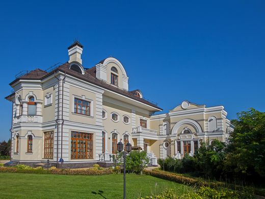 Detached House in Moscow