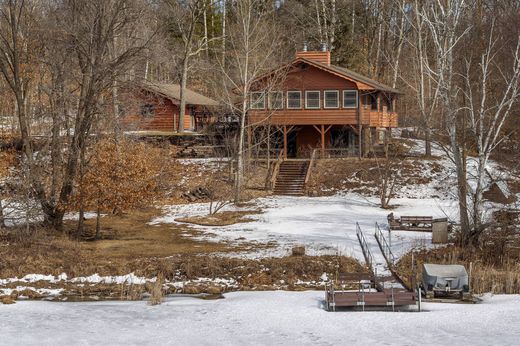 Luxury home in Pequot Lakes, Crow Wing County
