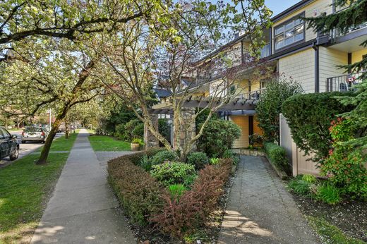 Apartment in North Vancouver, Metro Vancouver Regional District