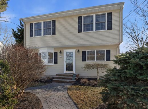 Luxury home in Waldwick, Bergen County