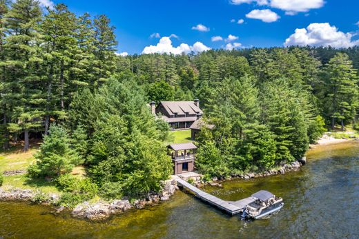 Schroon Lake, Essex Countyの一戸建て住宅