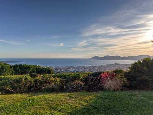 Detached House in Cannes, Alpes-Maritimes