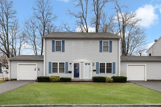 Townhouse - Cranston, Providence County