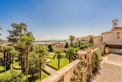 Appartamento a Arona, Novara