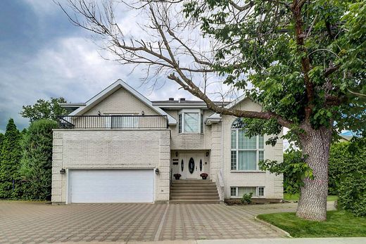 Detached House in Dorval, City of Montréal