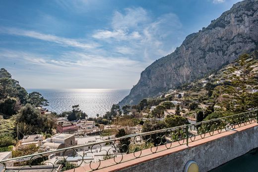 Apartment in Capri, Naples