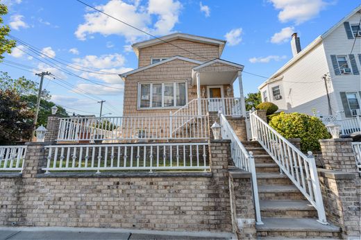 Einfamilienhaus in Bayonne, Hudson County