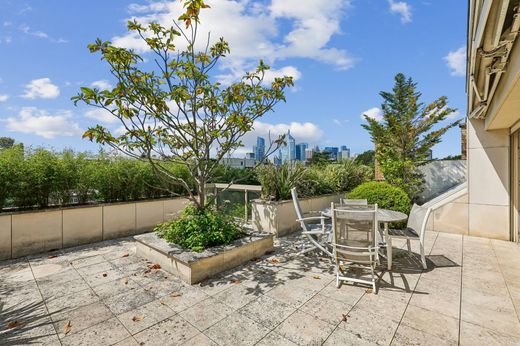 Apartment in Neuilly-sur-Seine, Hauts-de-Seine