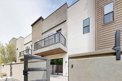 Townhouse in Phoenix, Maricopa County
