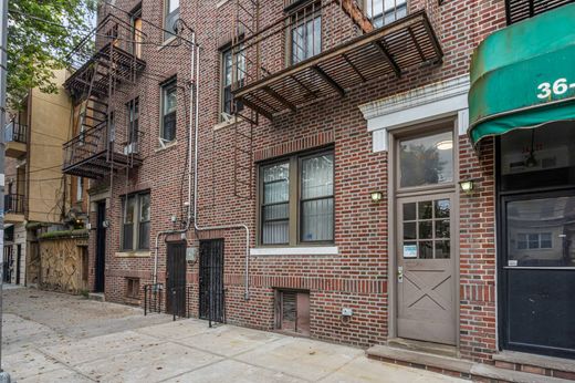 Luxury home in Long Island City, New York